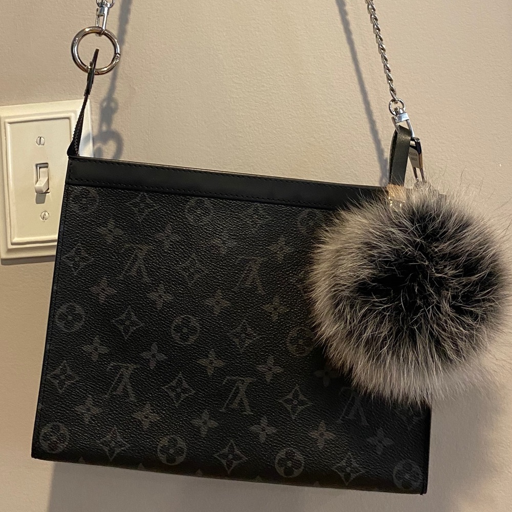 Louis Vuitton Pochette Voyage MM